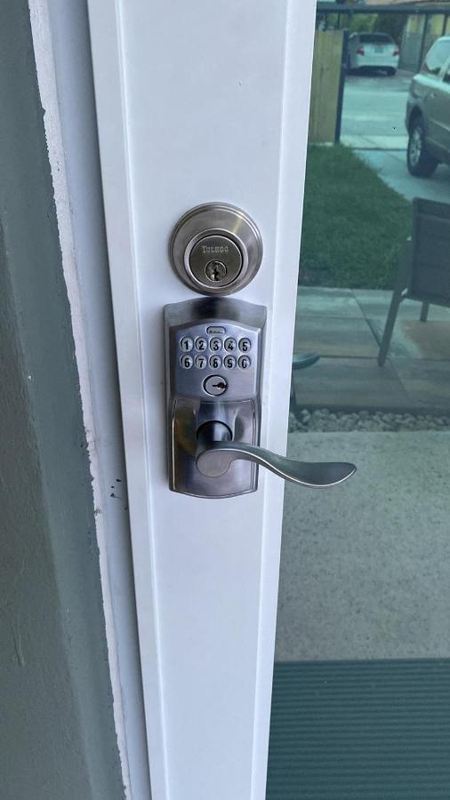 Stayover In Miami Home 2Br - 1Bth - Free Parking Zewnętrze zdjęcie